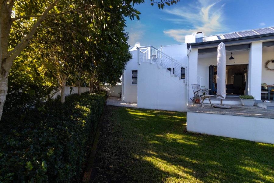 2 Bedroom Property for Sale in Sandbaai Western Cape